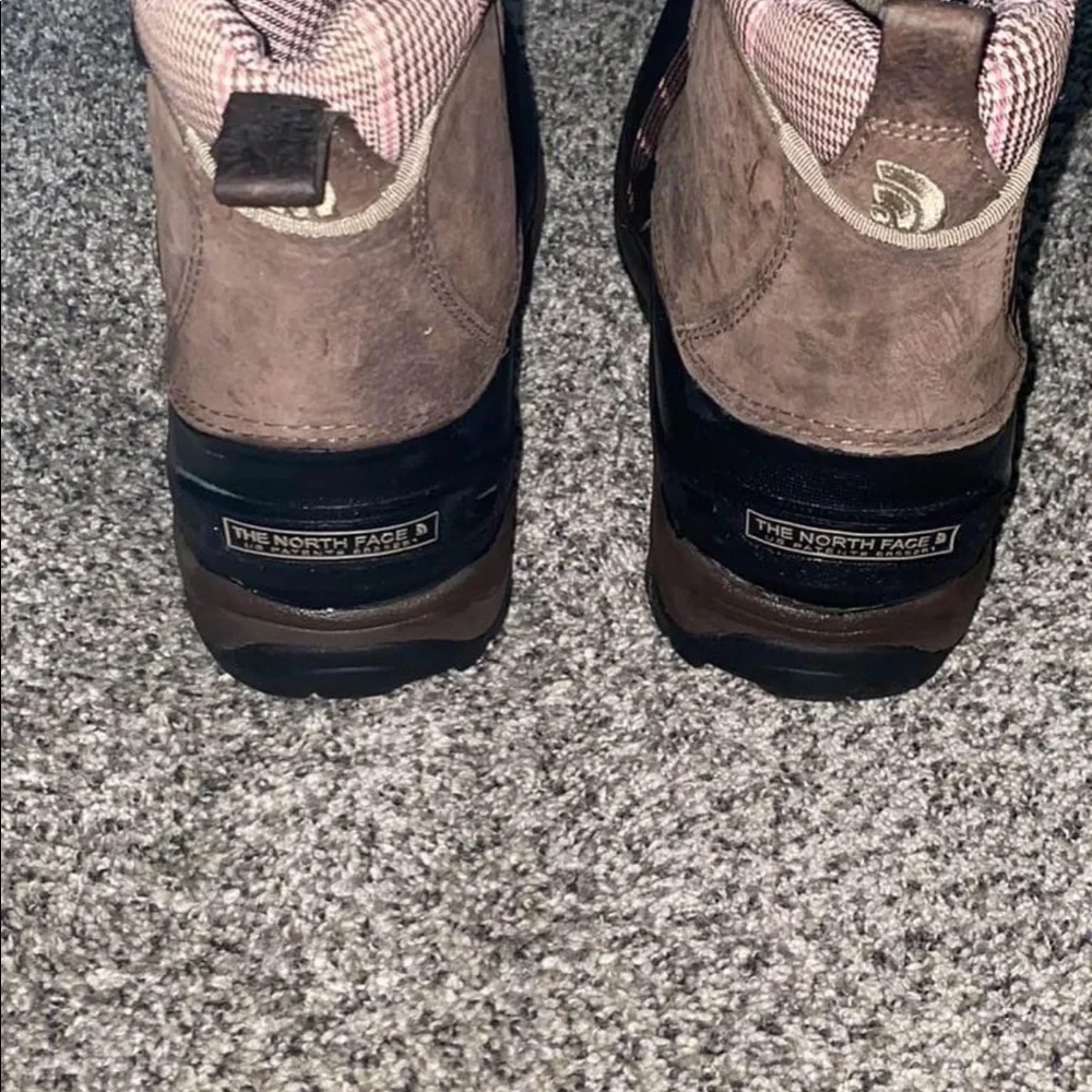North face snow boots that I don’t need size 10 in womens - Picture 3 of 4